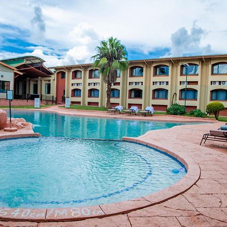 M'Kango Golfview Hotel Lusaka Buitenkant foto