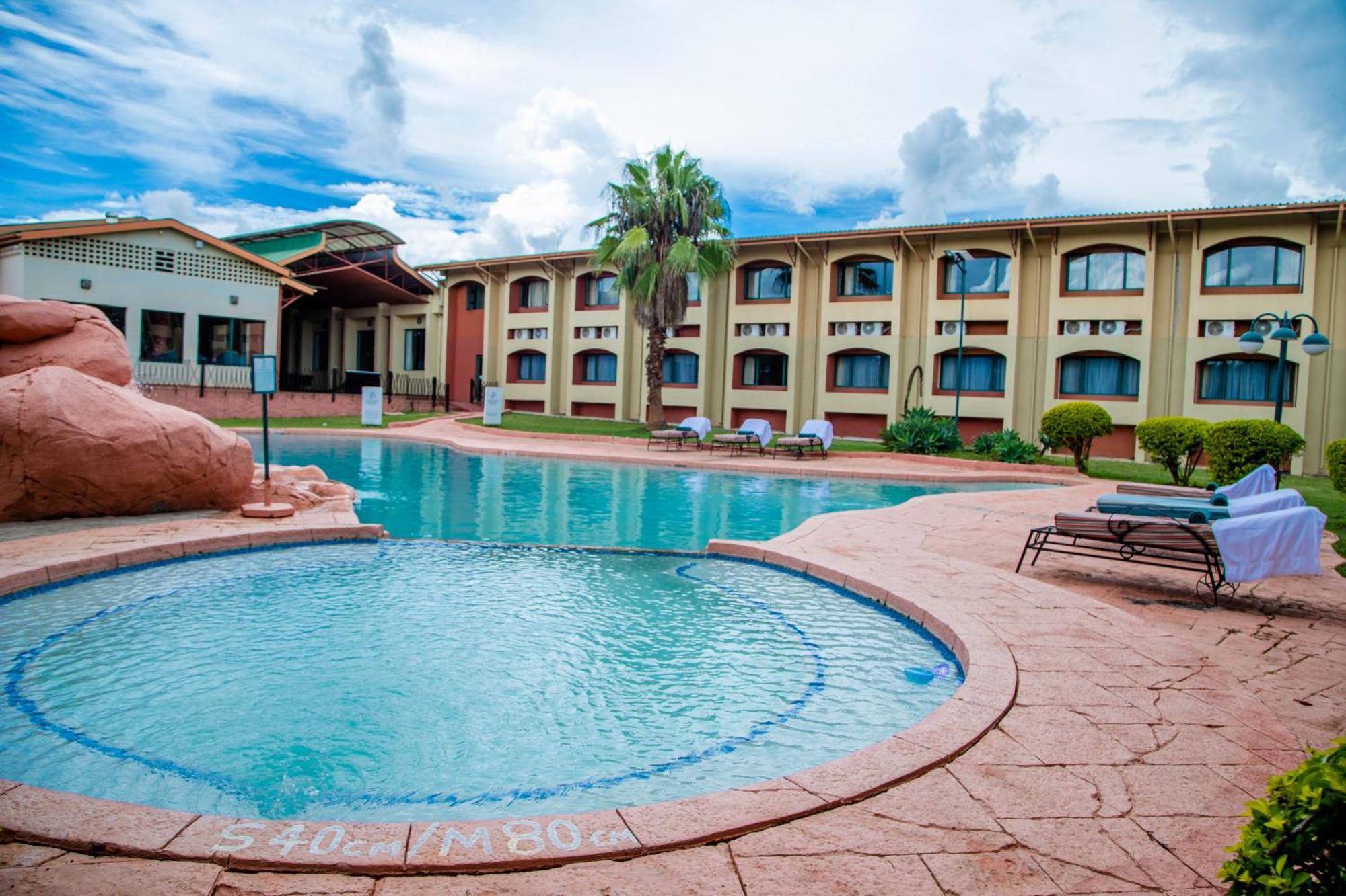 M'Kango Golfview Hotel Lusaka Buitenkant foto