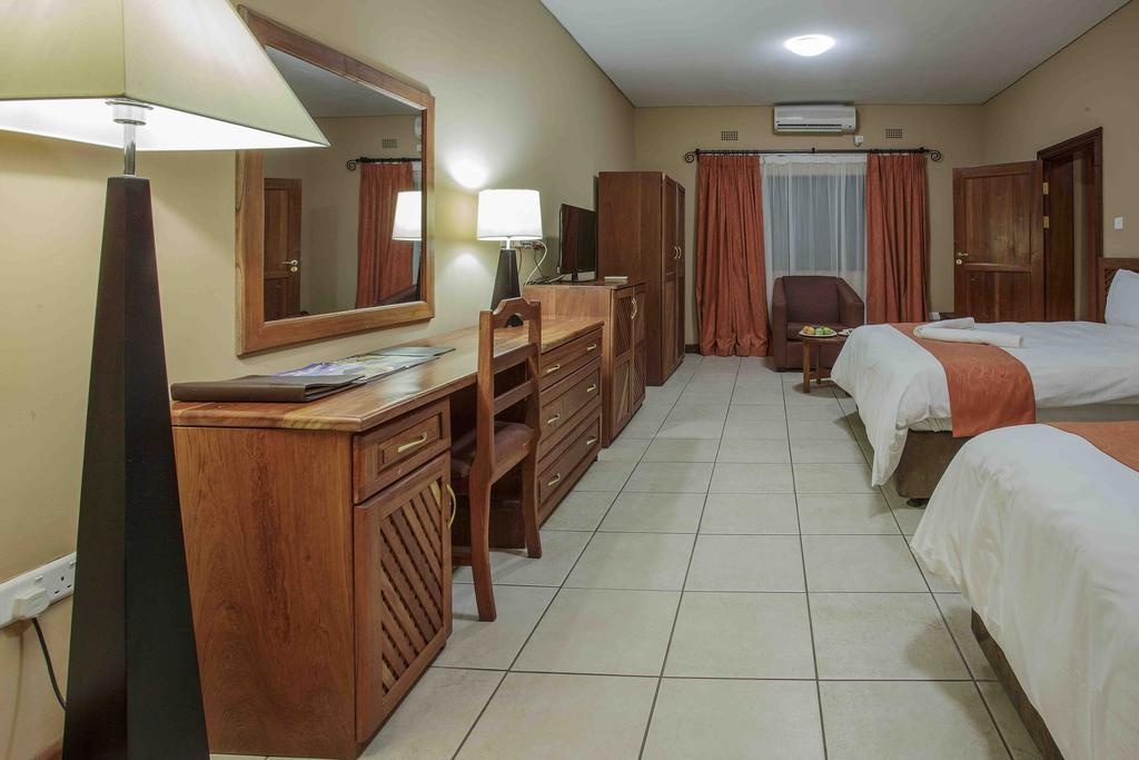 M'Kango Golfview Hotel Lusaka Buitenkant foto
