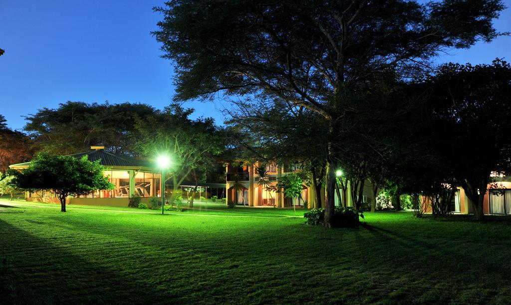 M'Kango Golfview Hotel Lusaka Buitenkant foto