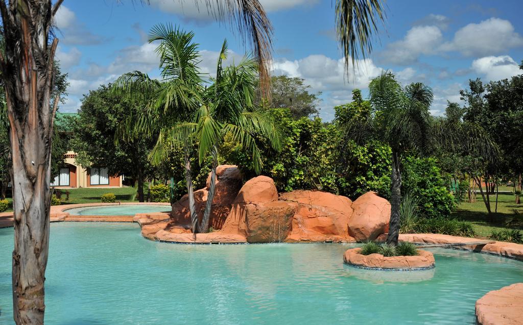 M'Kango Golfview Hotel Lusaka Buitenkant foto