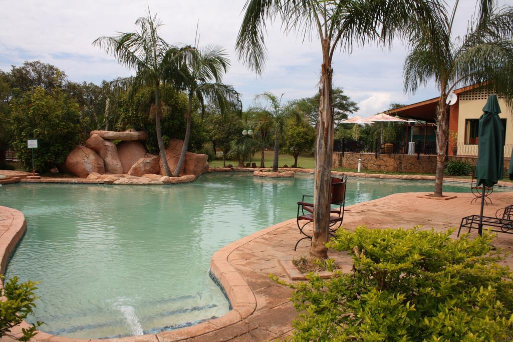 M'Kango Golfview Hotel Lusaka Buitenkant foto