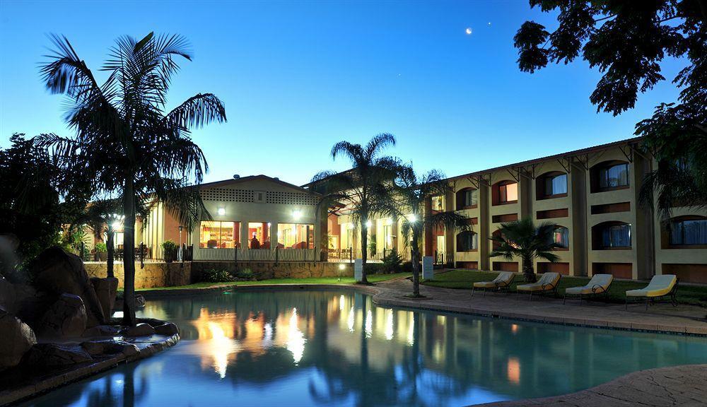 M'Kango Golfview Hotel Lusaka Buitenkant foto