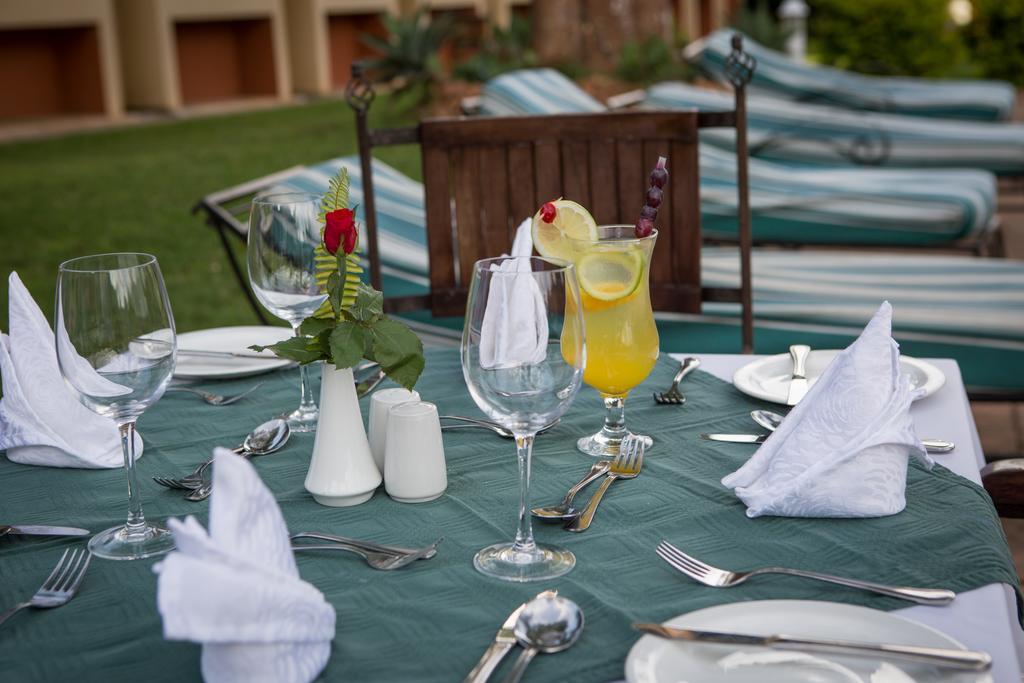 M'Kango Golfview Hotel Lusaka Buitenkant foto