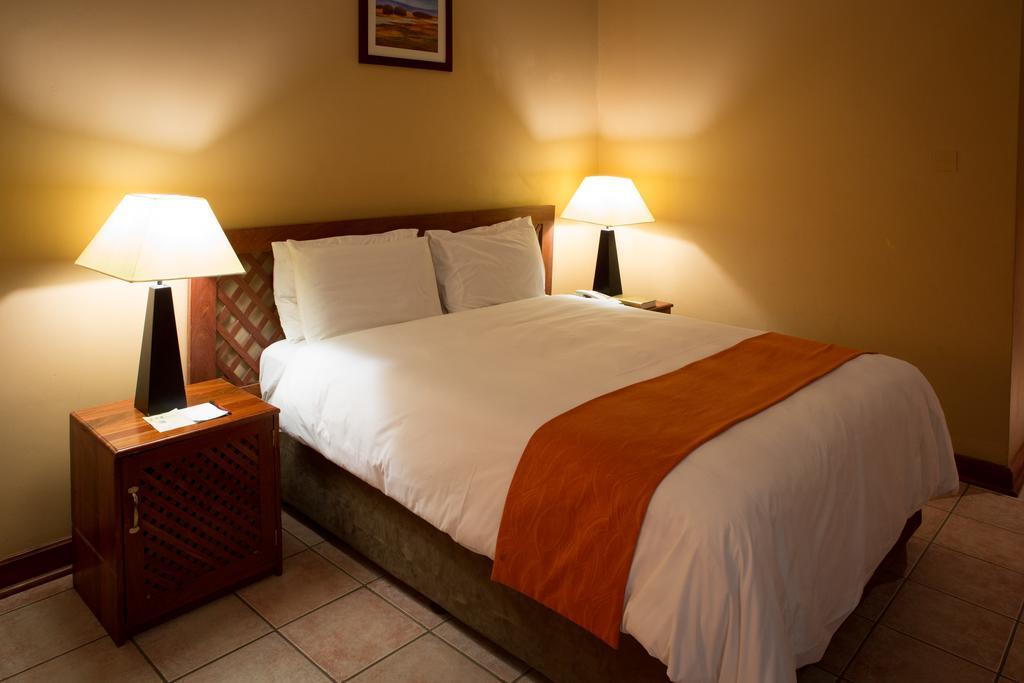 M'Kango Golfview Hotel Lusaka Kamer foto