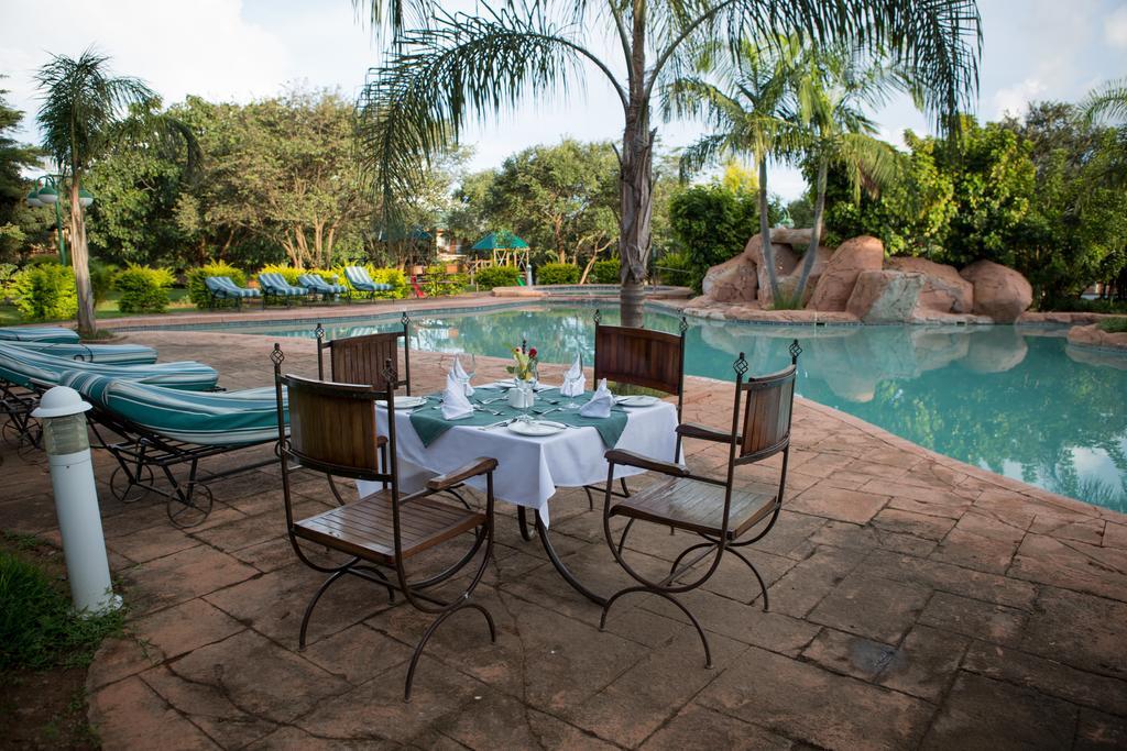 M'Kango Golfview Hotel Lusaka Buitenkant foto