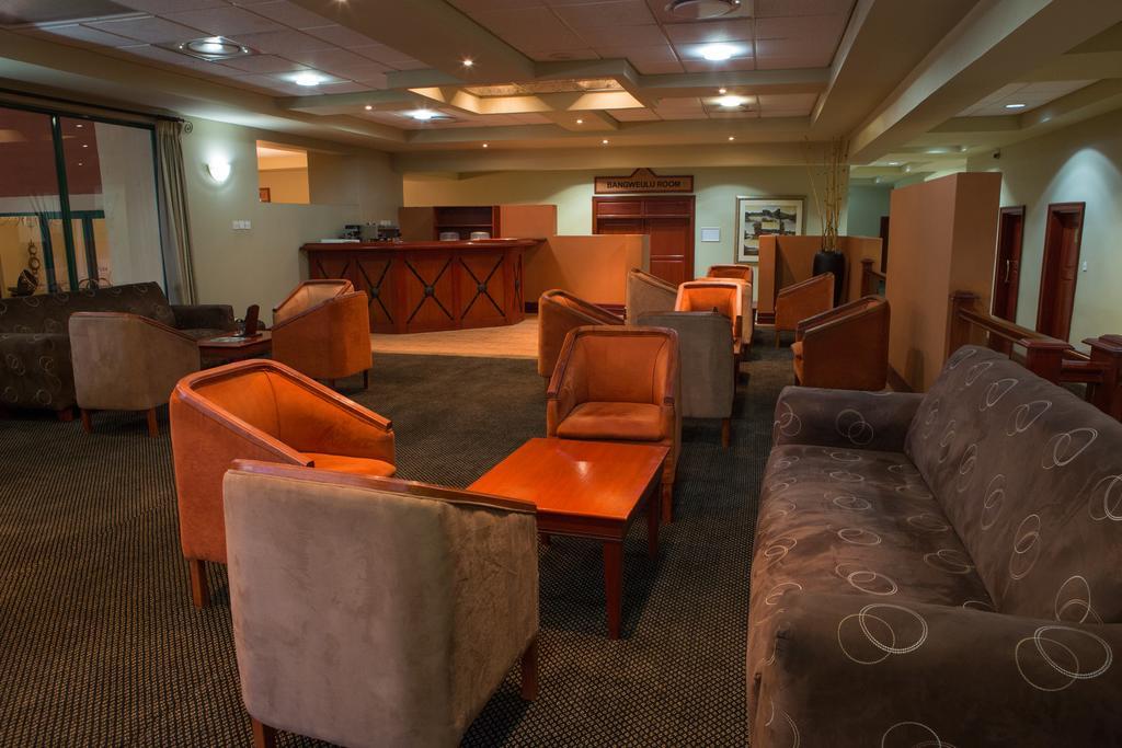 M'Kango Golfview Hotel Lusaka Buitenkant foto