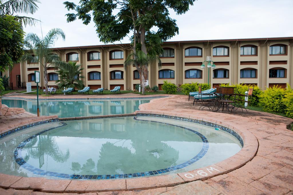 M'Kango Golfview Hotel Lusaka Buitenkant foto