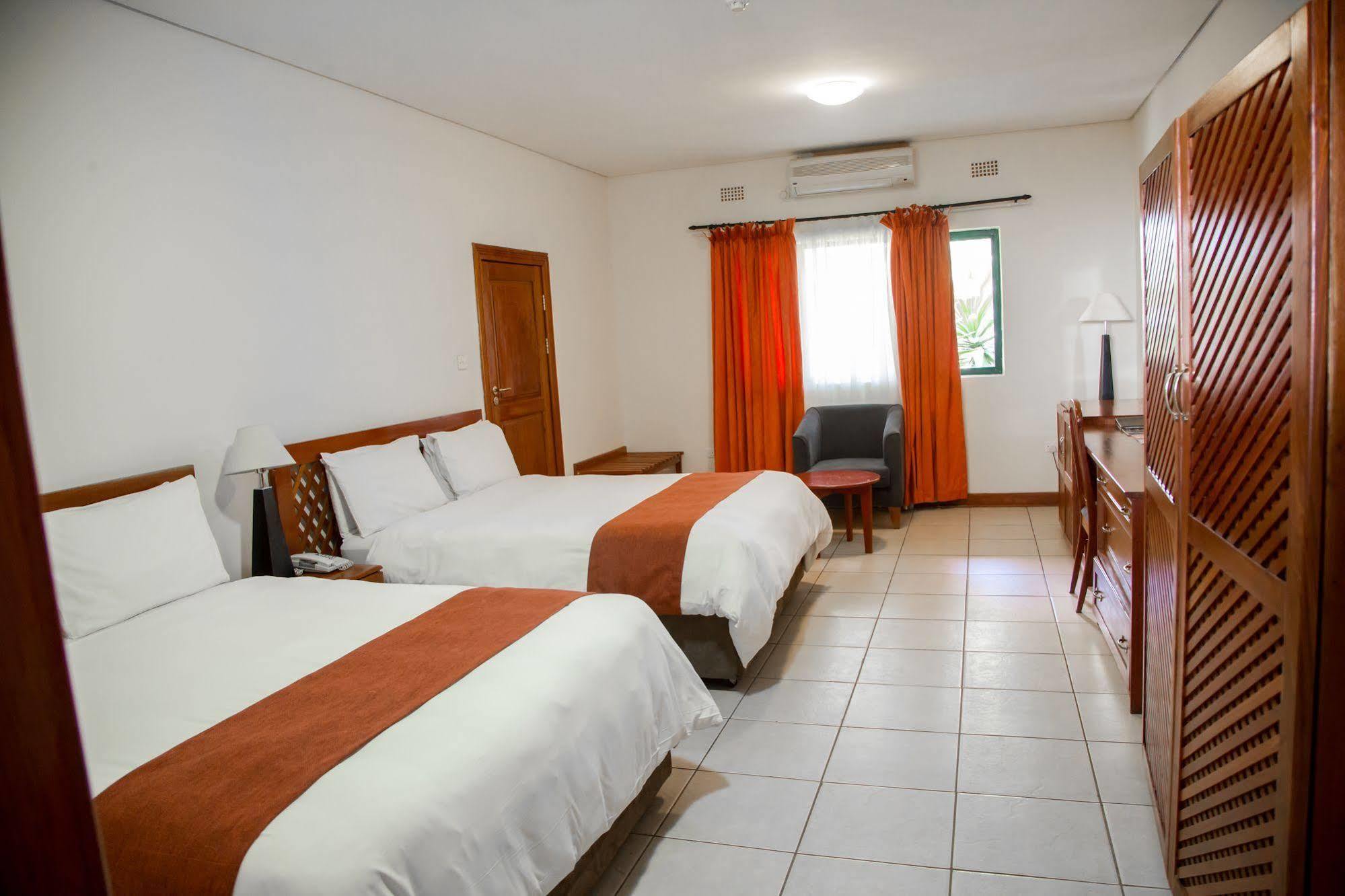 M'Kango Golfview Hotel Lusaka Buitenkant foto