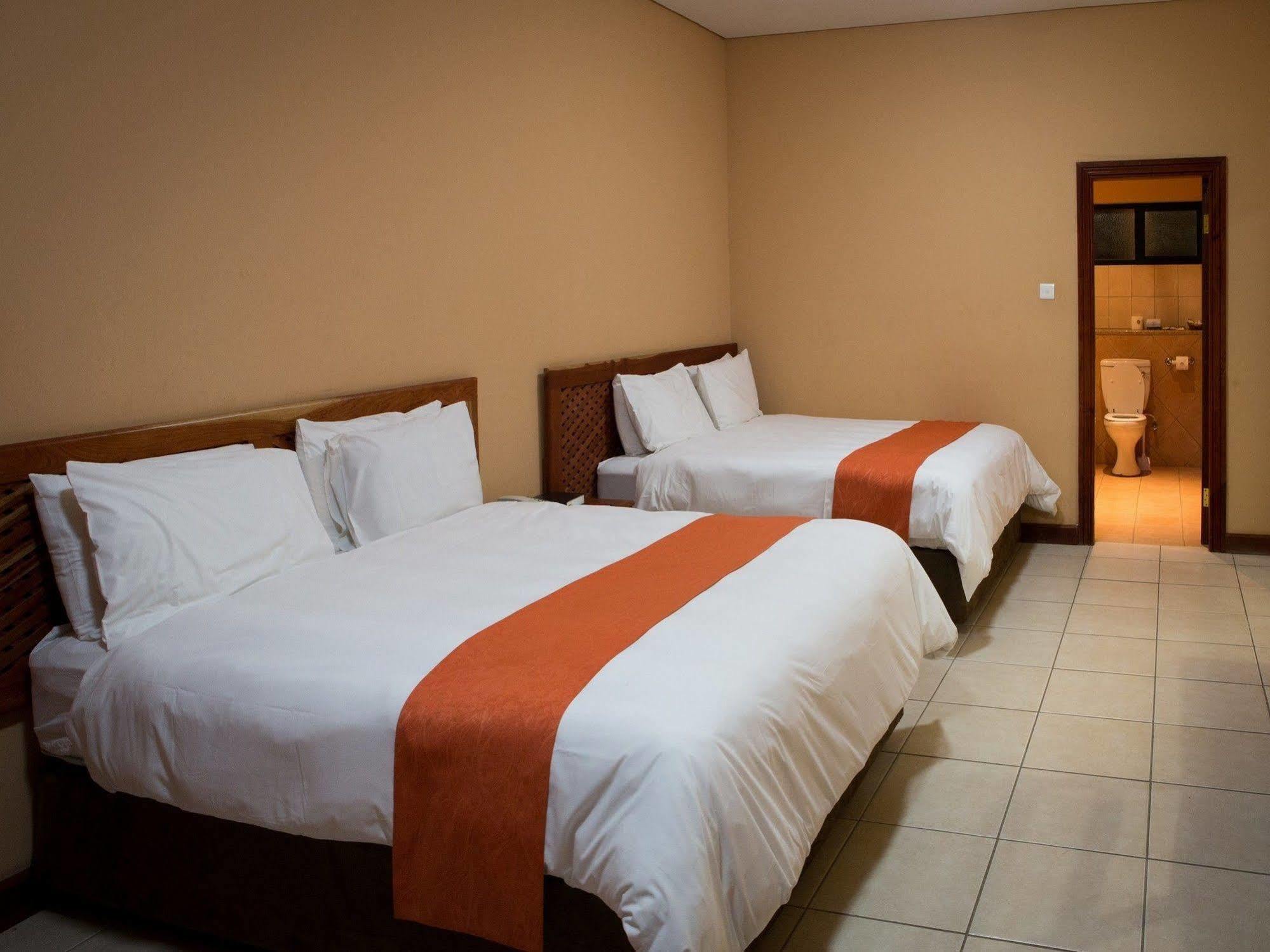 M'Kango Golfview Hotel Lusaka Buitenkant foto